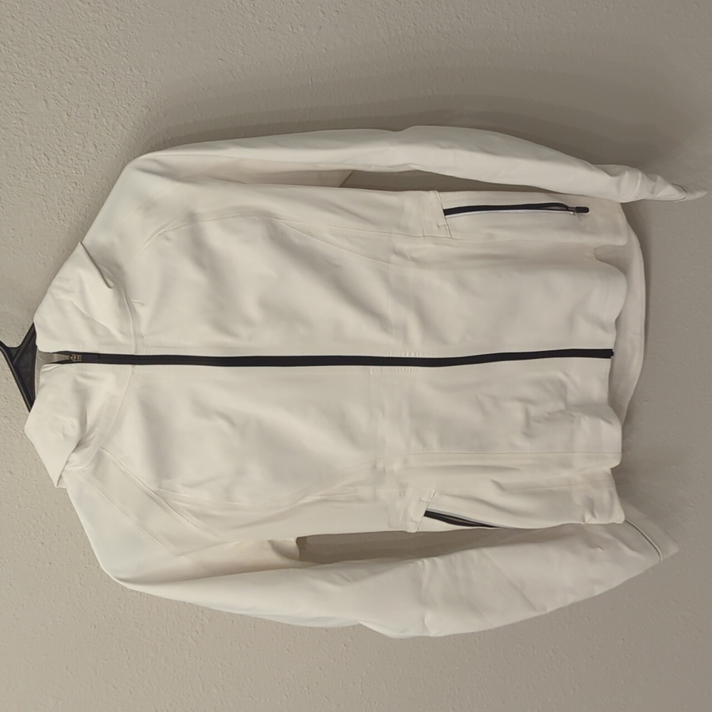 Lululemon Cross Chill Jacket